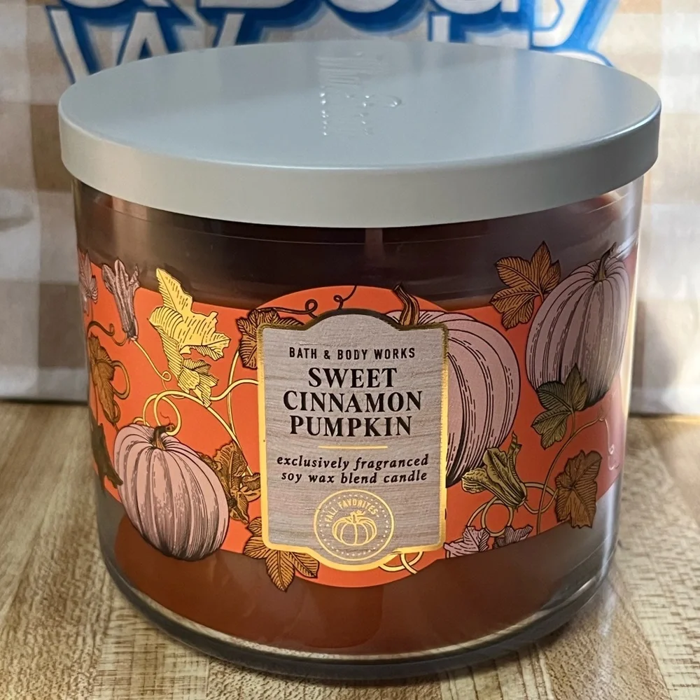 Bath & Body Works White Barn Sweet Cinnamon Pumpkin 3-Wick Candle